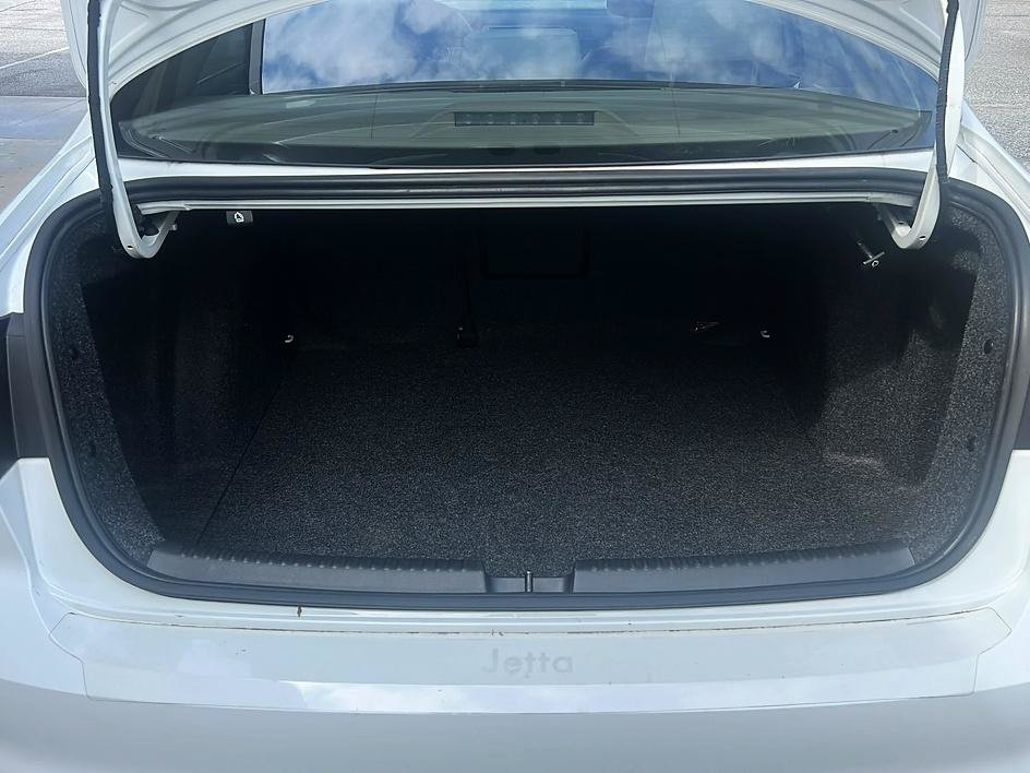 Used 2016 Volkswagen Jetta SEL FWD image 9
