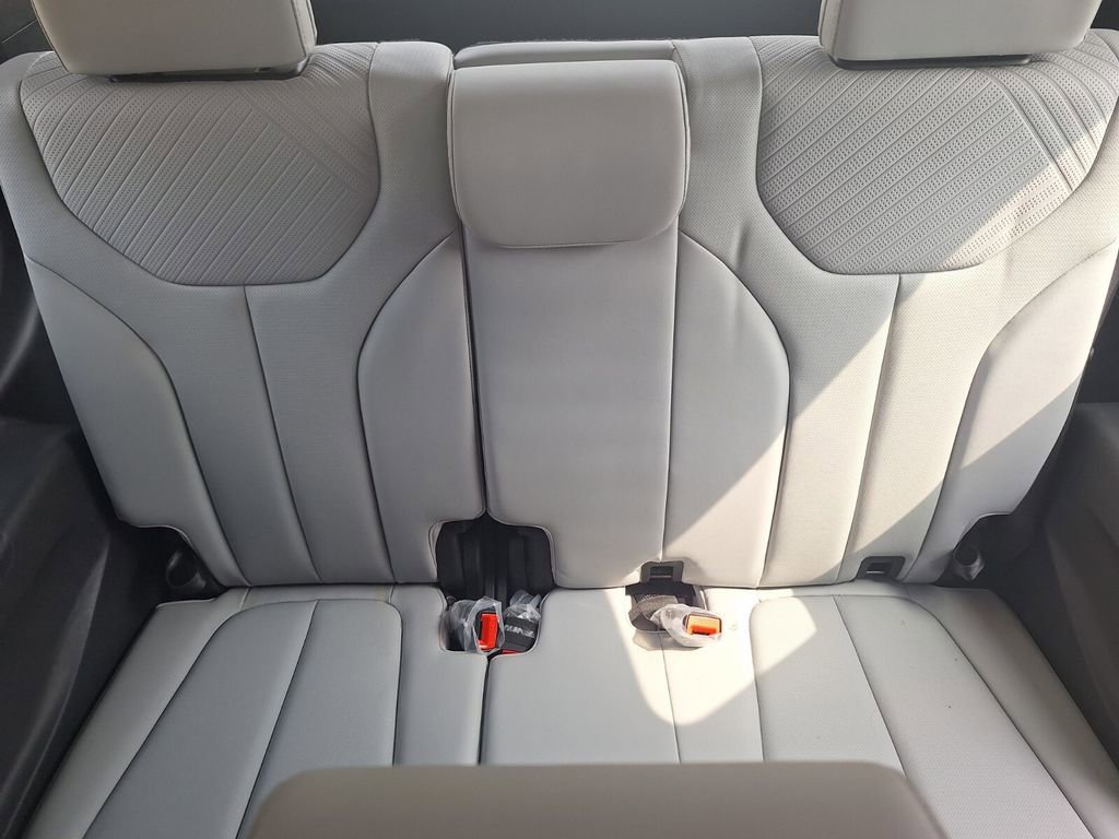 Used 2024 Hyundai Palisade SEL FWD image 26