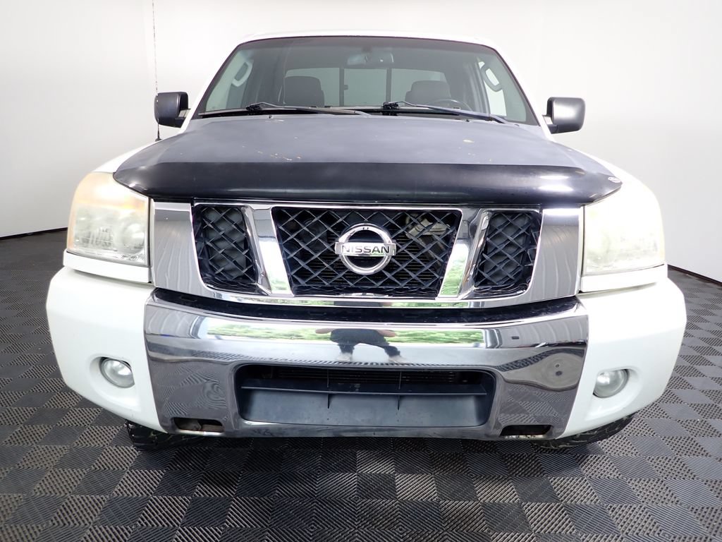 Used 2011 Nissan Titan SV w/ SV Value Truck Pkg AWD/4WD image 8