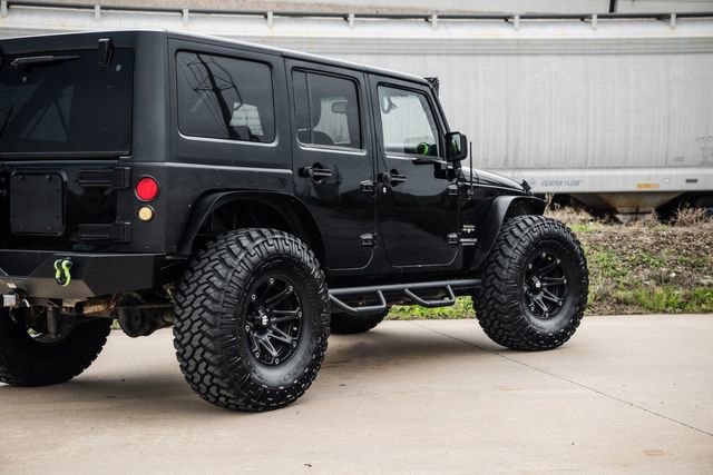 Used 2016 Jeep Wrangler Unlimited Sahara w/ Connectivity Group AWD/4WD image 52