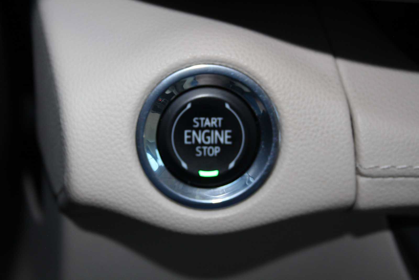 Used 2023 Buick Envision Avenir FWD image 40
