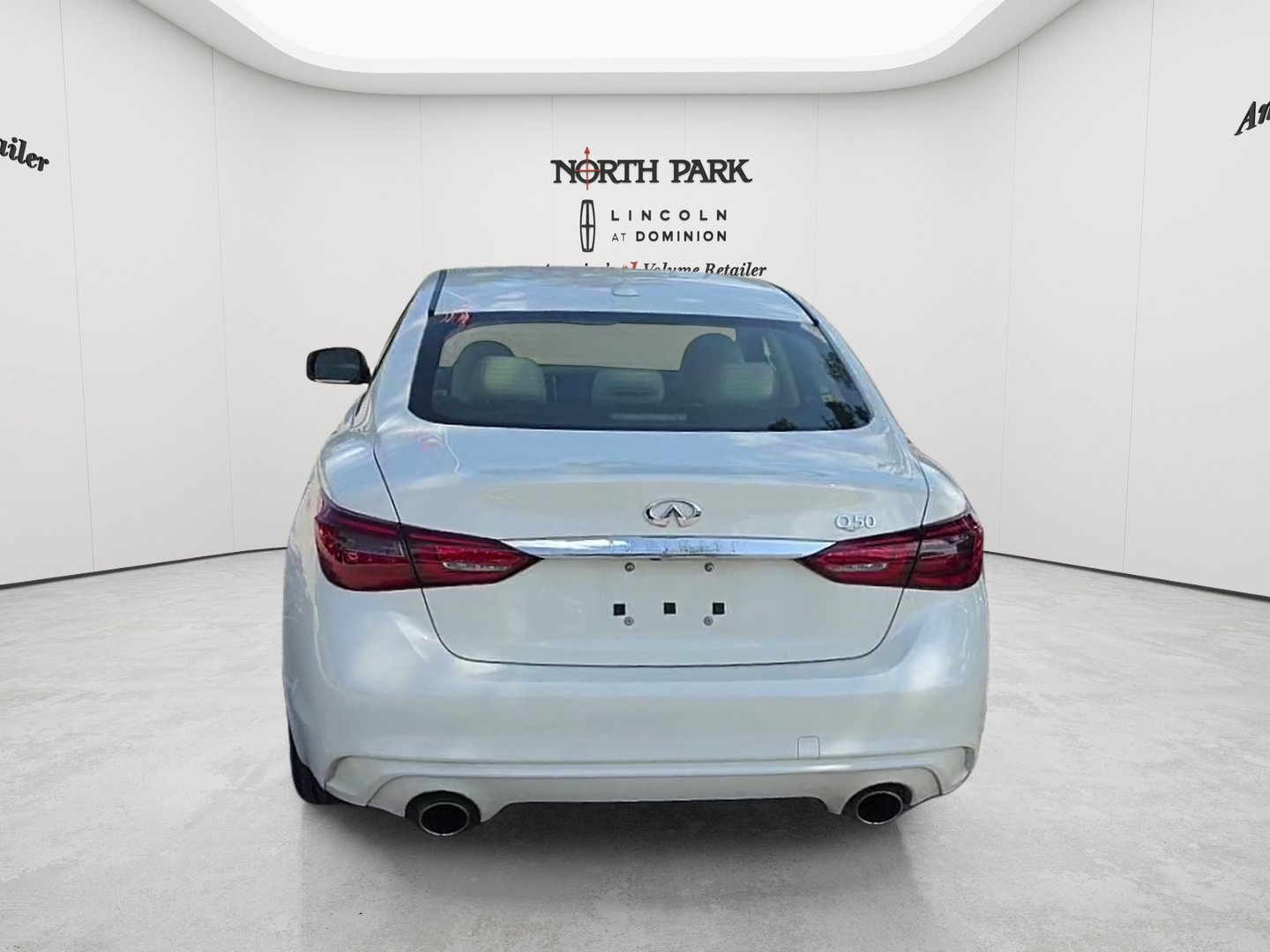 Used 2019 INFINITI Q50 Luxe w/ Essential Package (3.0T Luxe) RWD image 4