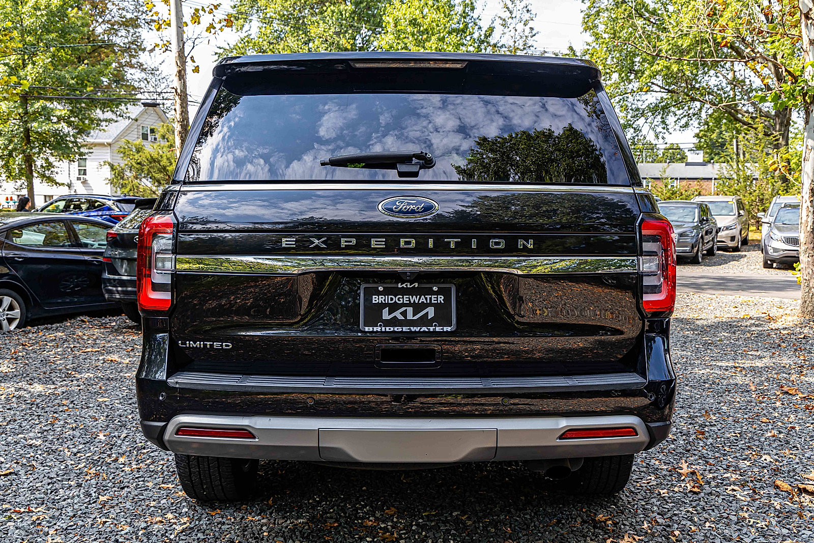 Used 2023 Ford Expedition Limited image 5