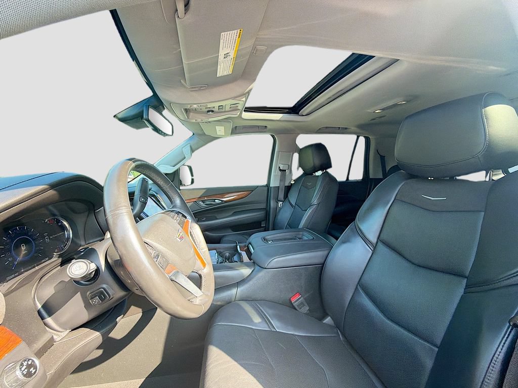 Used 2016 Cadillac Escalade Luxury AWD/4WD image 21