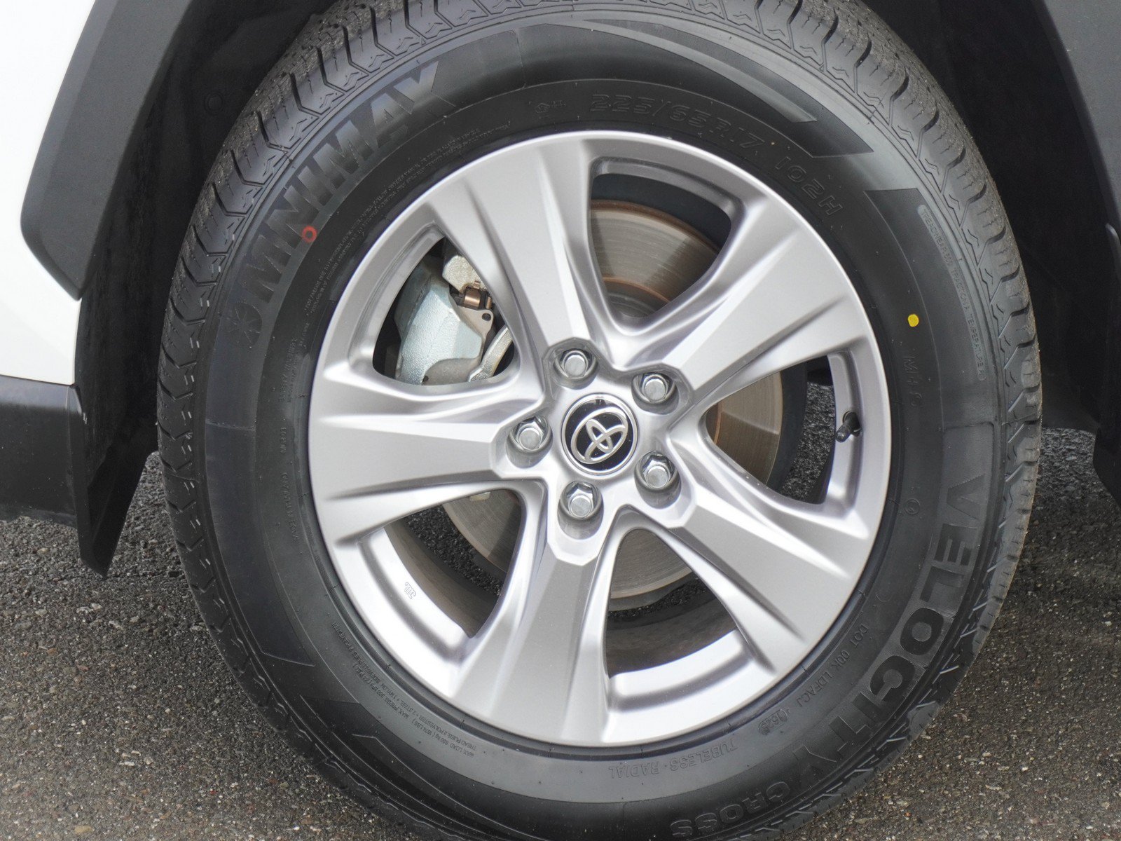 Used 2024 Toyota RAV4 LE AWD/4WD image 7