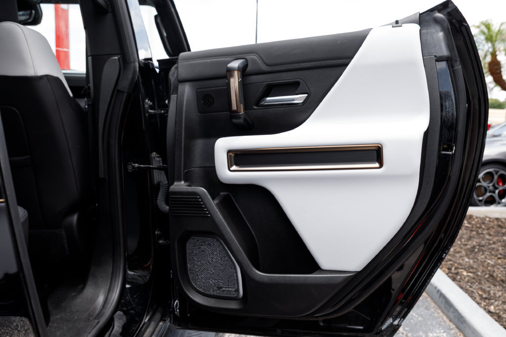 Used 2025 GMC Hummer EV 2X AWD/4WD image 15