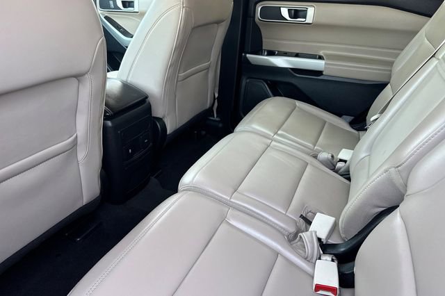 Used 2024 Ford Explorer XLT w/ Equipment Group 202A image 13