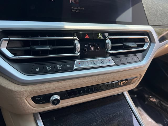 Used 2020 BMW 330i Sedan w/ M Sport Package RWD image 24