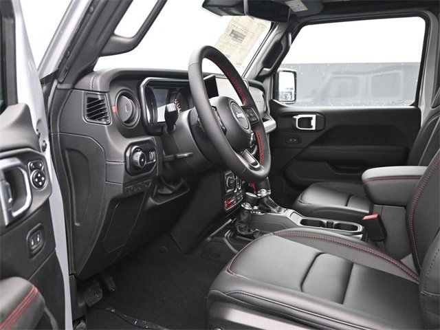 Used 2024 Jeep Wrangler Unlimited Rubicon w/ Capability Package image 18