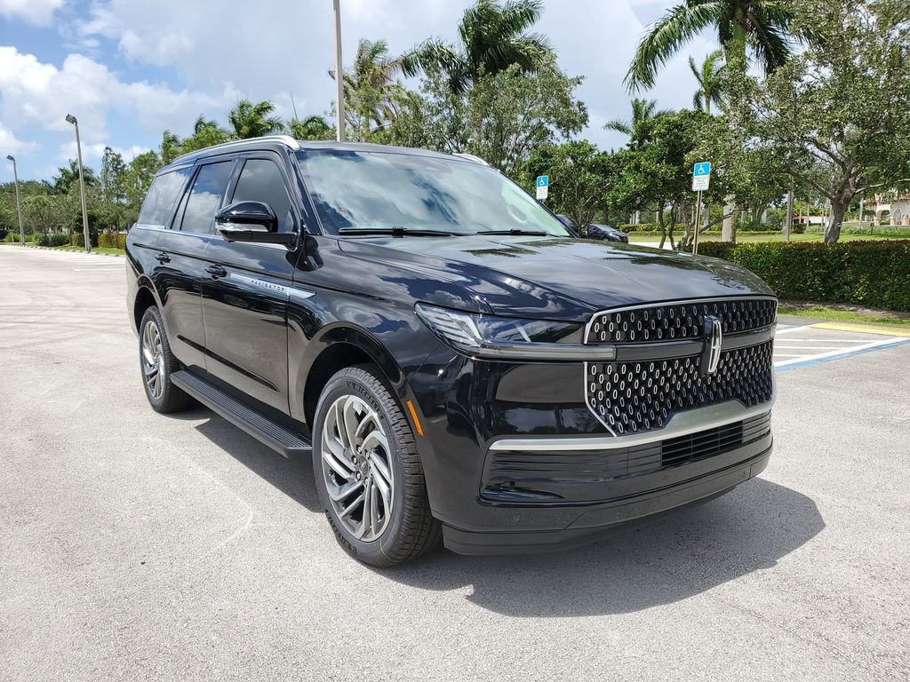 New 2026 Lincoln Navigator Premier AWD/4WD image 30