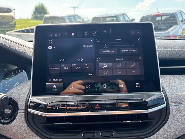 Used 2022 Jeep Compass Latitude w/ Sun and Sound Group AWD/4WD image 16