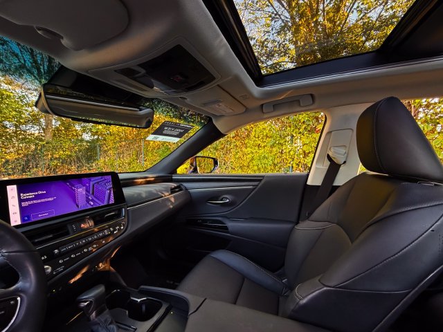 Certified 2024 Lexus ES 350 w/ Premium Package FWD image 33