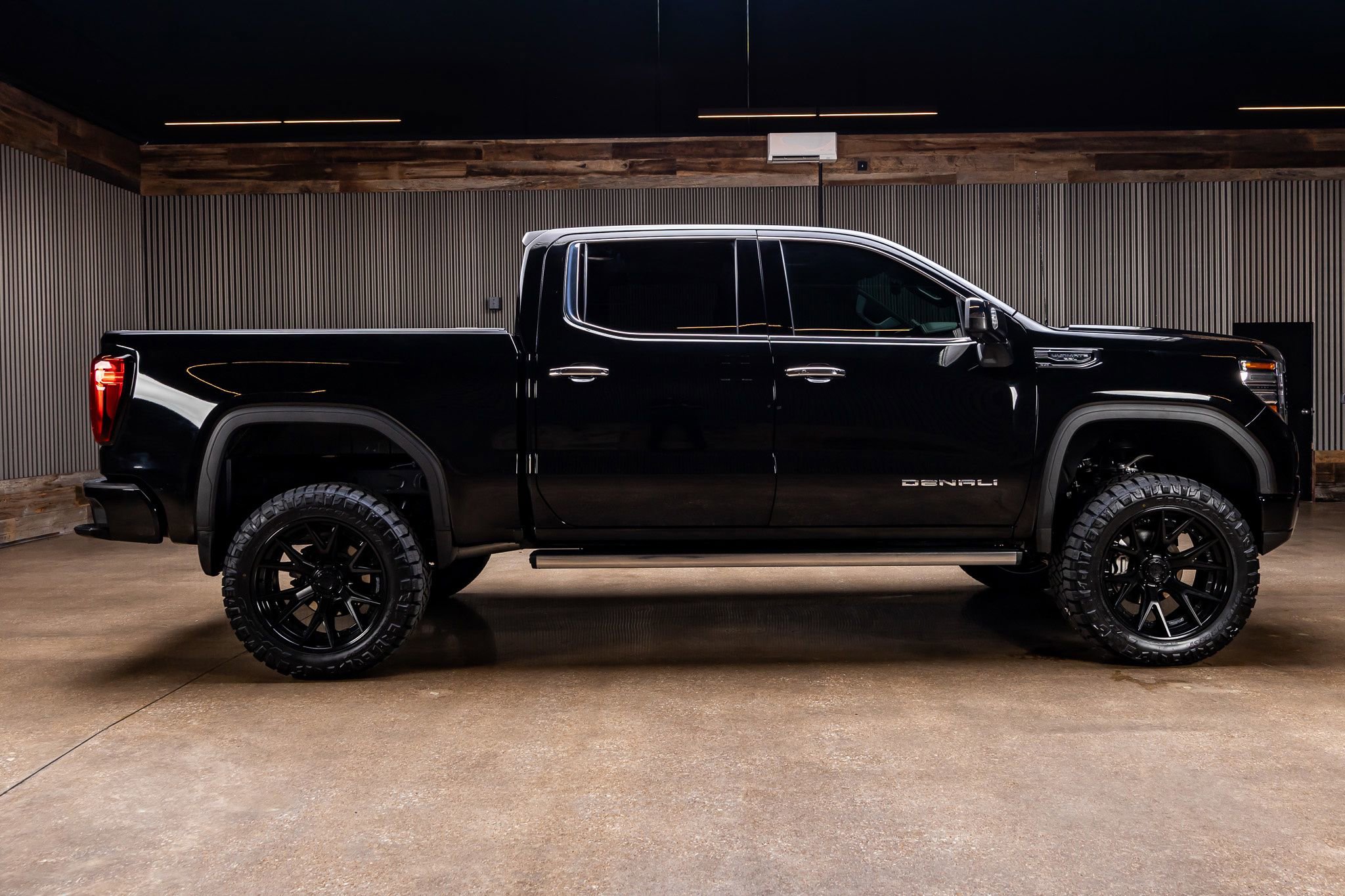 Used 2025 GMC Sierra 1500 Denali Ultimate AWD/4WD image 11