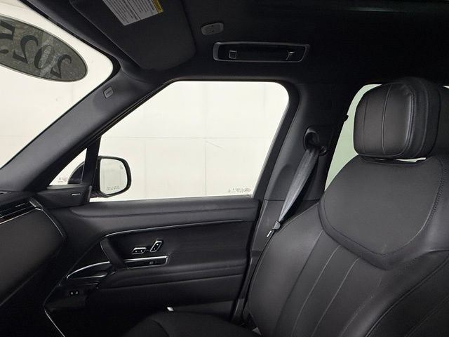 Used 2025 Land Rover Range Rover SE AWD/4WD image 22