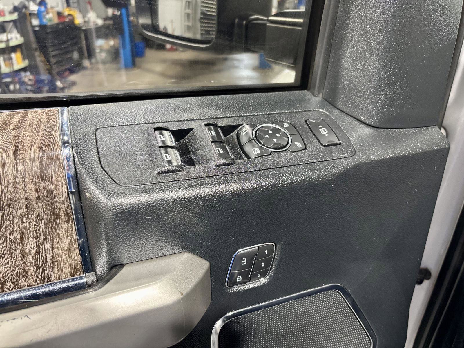 Used 2019 Ford F450 Lariat w/ Lariat Ultimate Package image 18