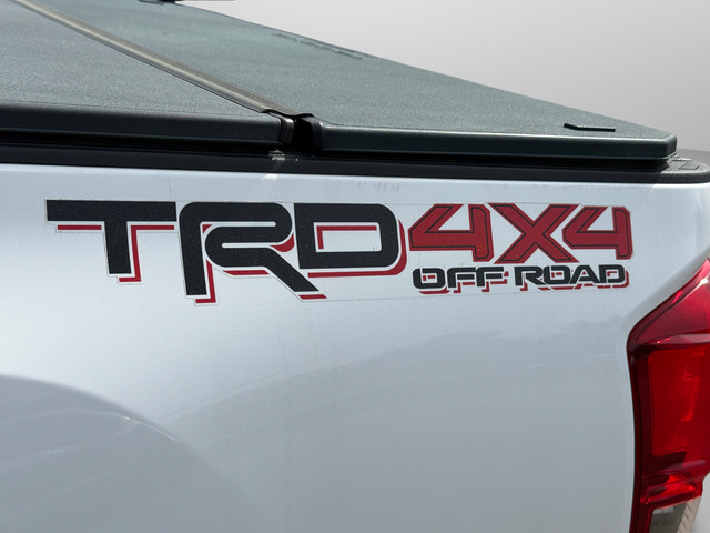 Used 2017 Toyota Tacoma TRD Off-Road w/ Premium & Technology Package AWD/4WD image 14