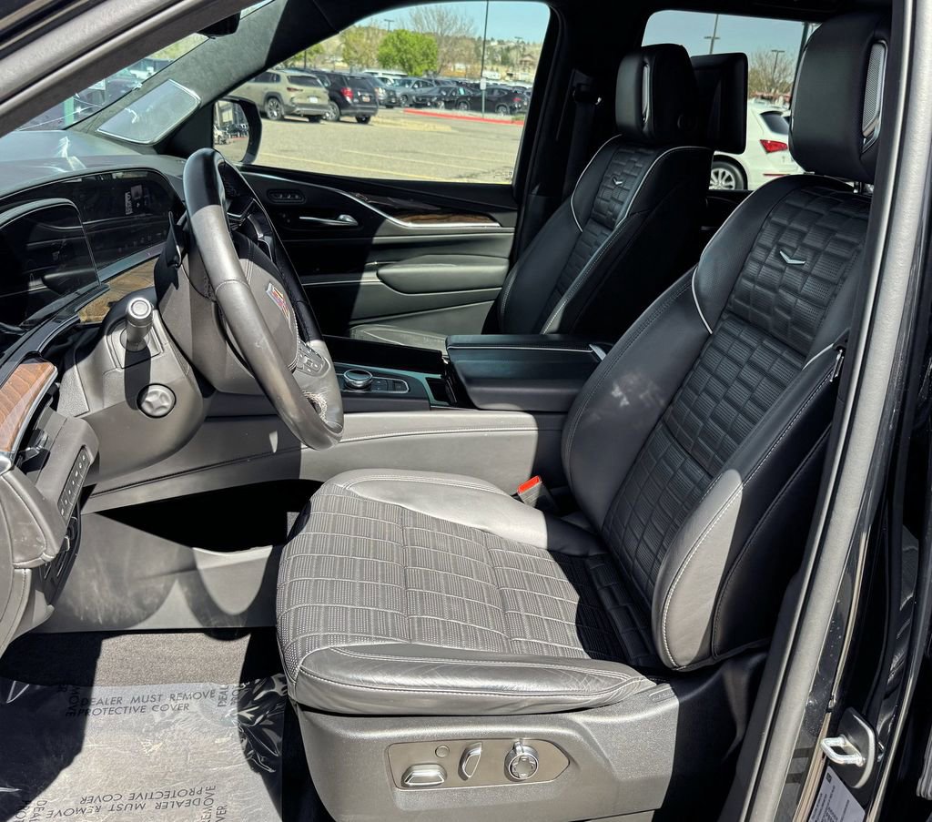 Used 2021 Cadillac Escalade Sport Platinum w/ Heavy-Duty Trailer Package AWD/4WD image 15