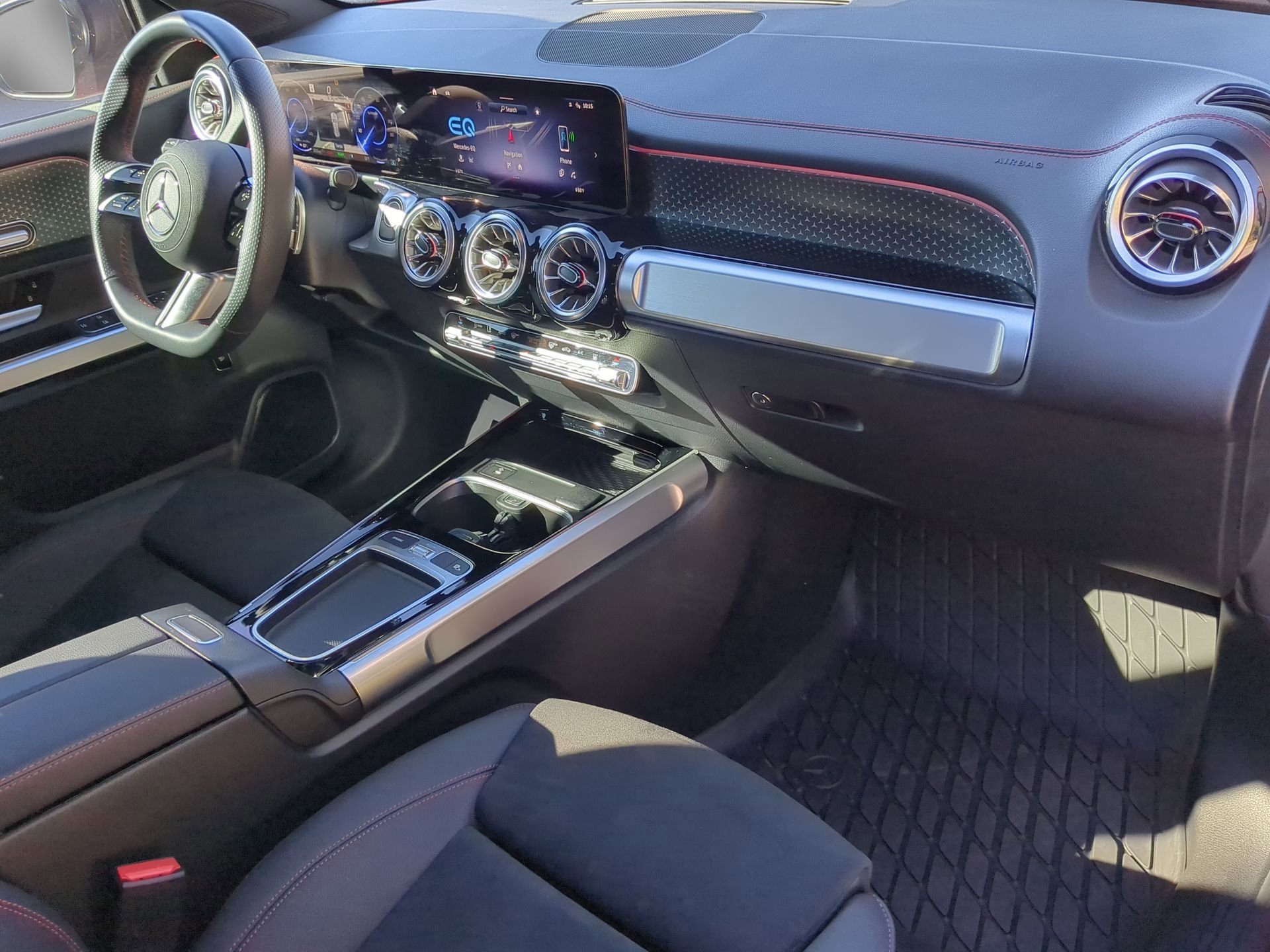 Used 2024 Mercedes-Benz EQB 300 4MATIC image 41