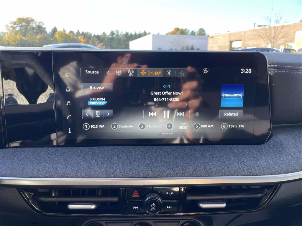 Certified 2025 Nissan Kicks SV image 23