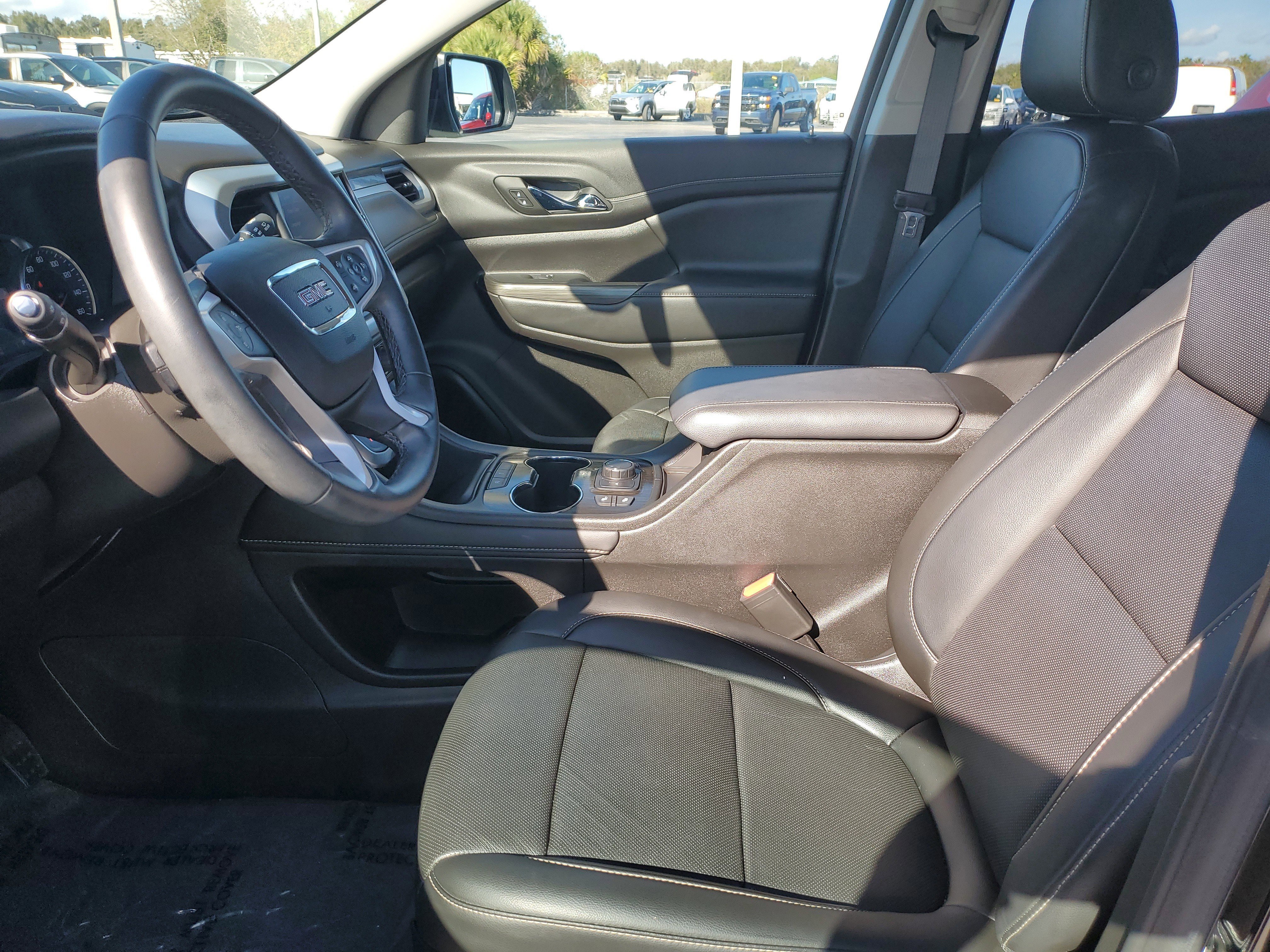 Used 2023 GMC Acadia SLT image 18