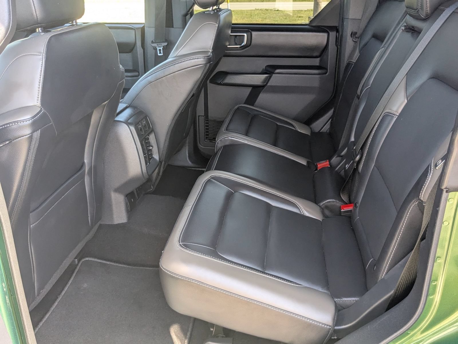 Used 2025 Ford Bronco Outer Banks AWD/4WD image 31
