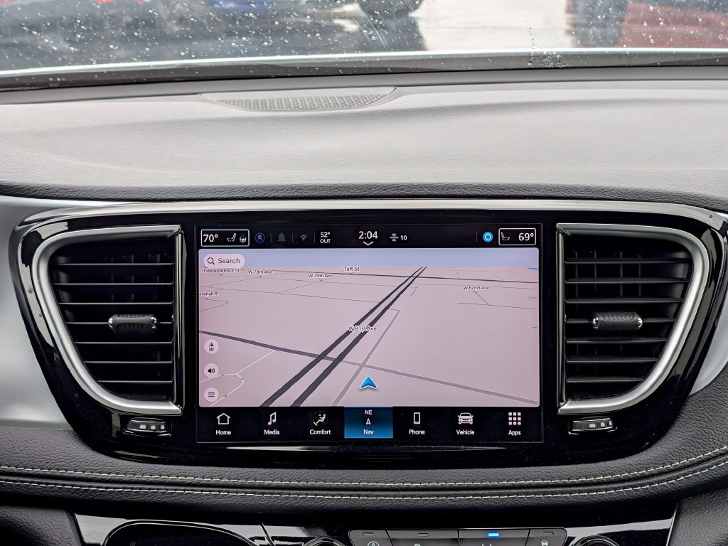 Used 2025 Chrysler Pacifica Limited FWD image 31
