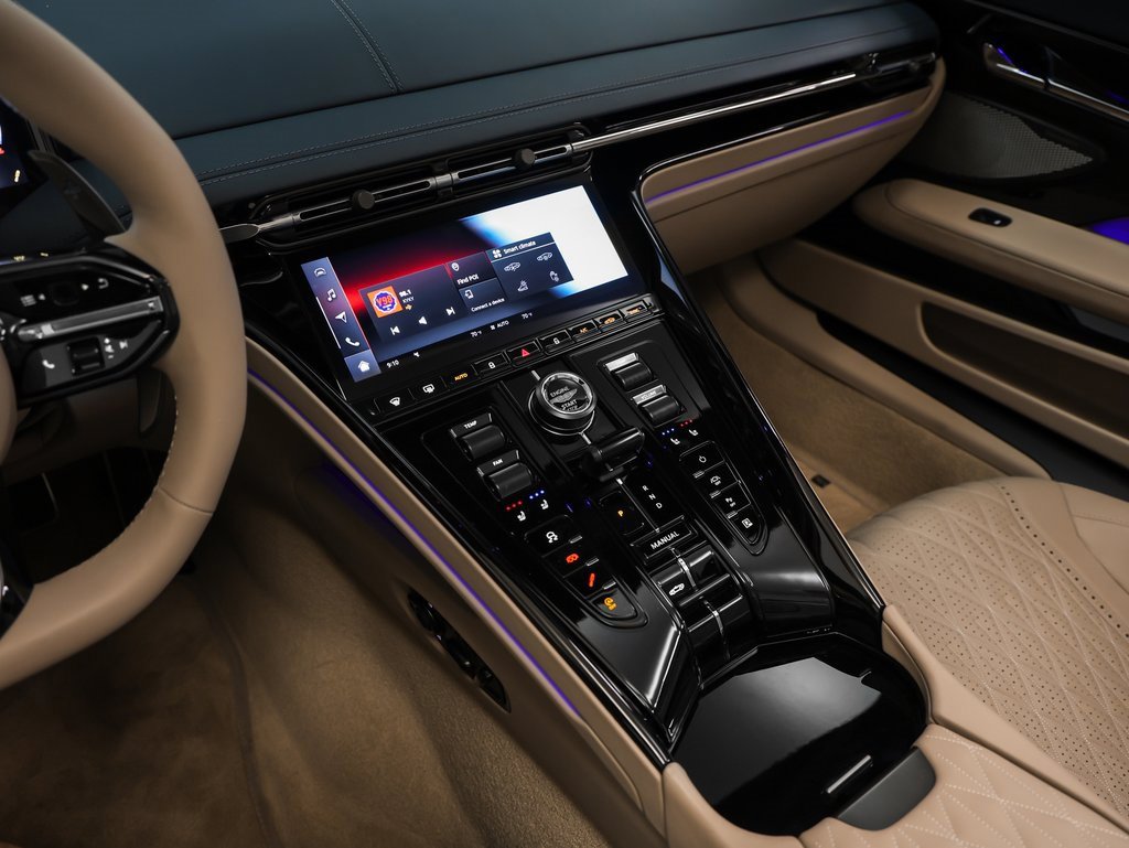 Used 2024 Aston Martin DB12 Convertible image 47