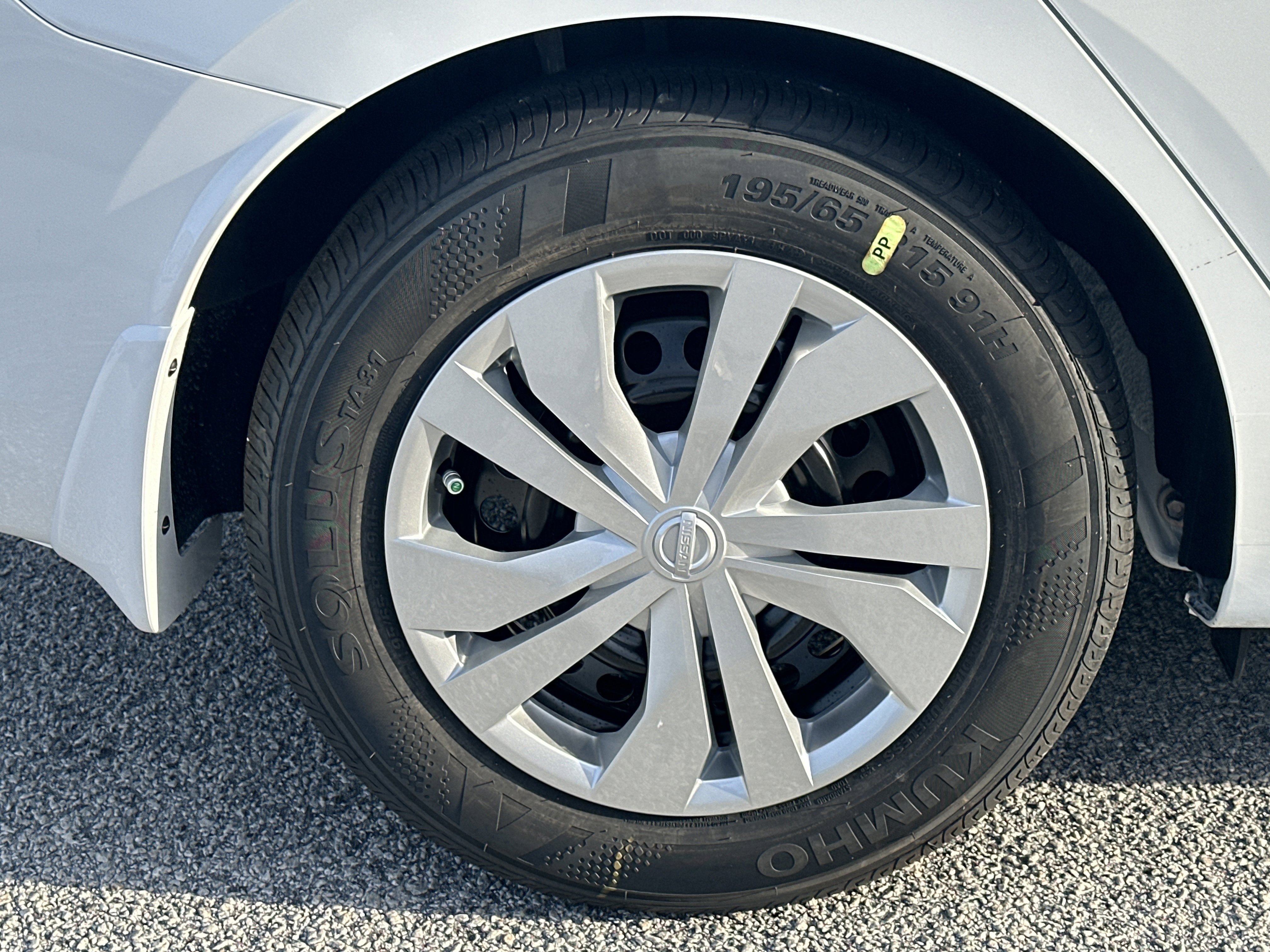 New 2025 Nissan Versa S w/ Trunk Package image 17