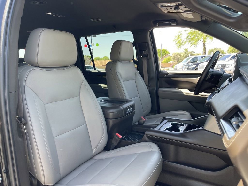 Used 2021 GMC Yukon XL SLT w/ SLT Luxury Package image 11