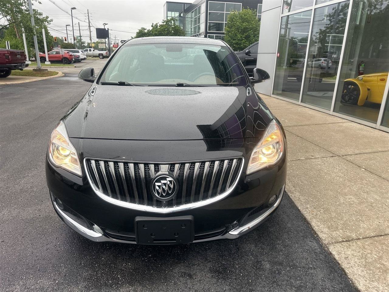 Used 2017 Buick Regal Sport Touring FWD image 7