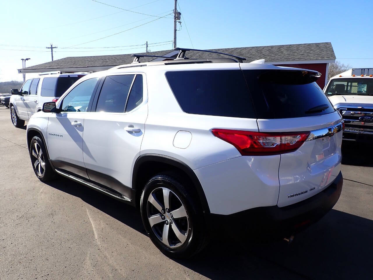 Used 2019 Chevrolet Traverse LT w/ LT Premium Package AWD/4WD image 4