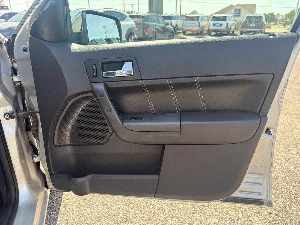 Used 2009 Ford Focus SEL FWD image 35