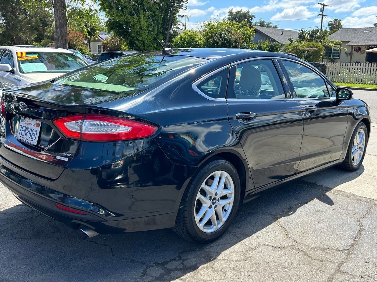 Used 2014 Ford Fusion SE w/ Equipment Group 202A FWD image 7