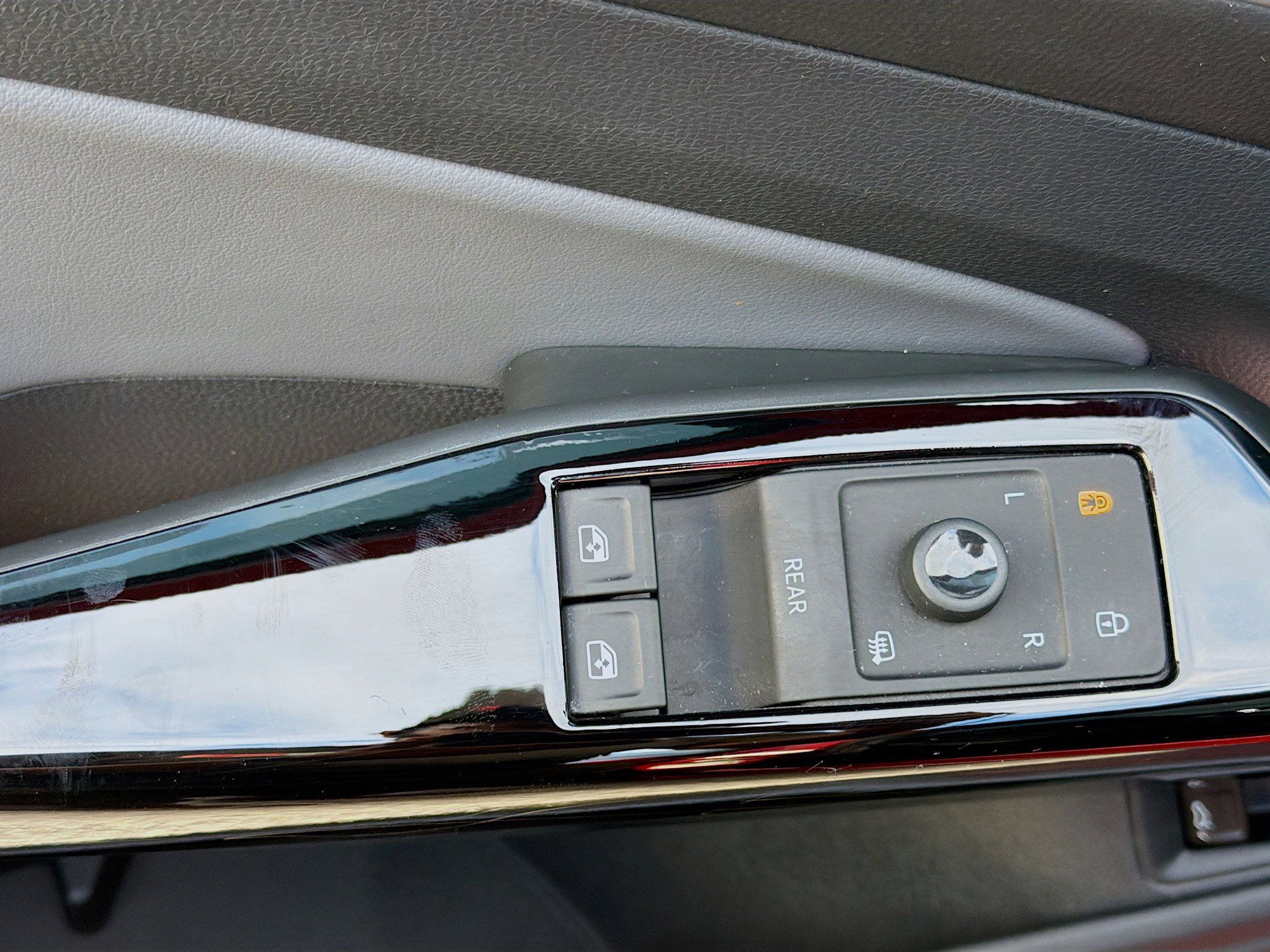 Used 2023 Volkswagen ID.4 Pro S image 23