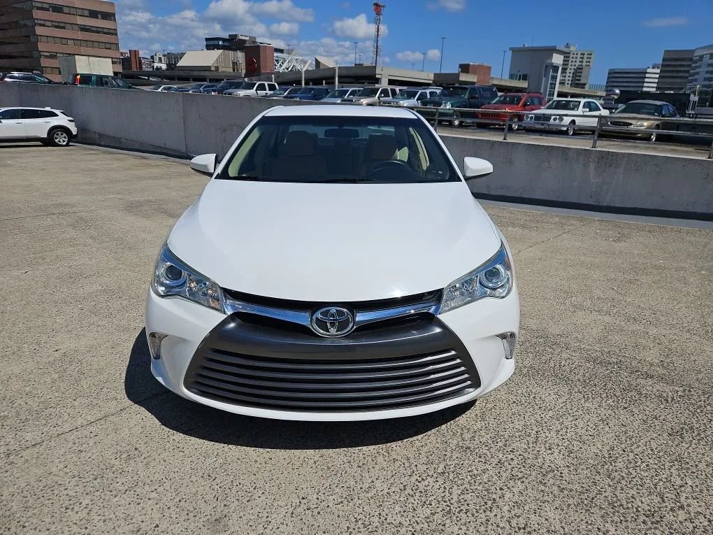 Used 2017 Toyota Camry LE image 2