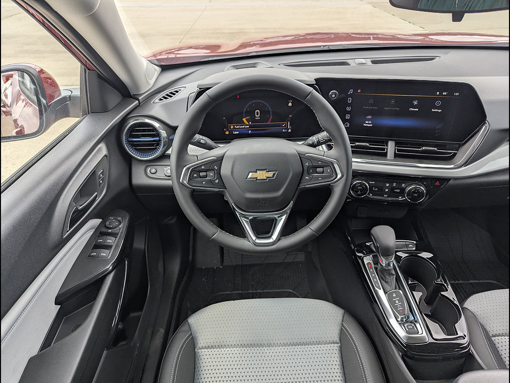 New 2026 Chevrolet Trax LT w/ LT Convenience Package FWD image 3