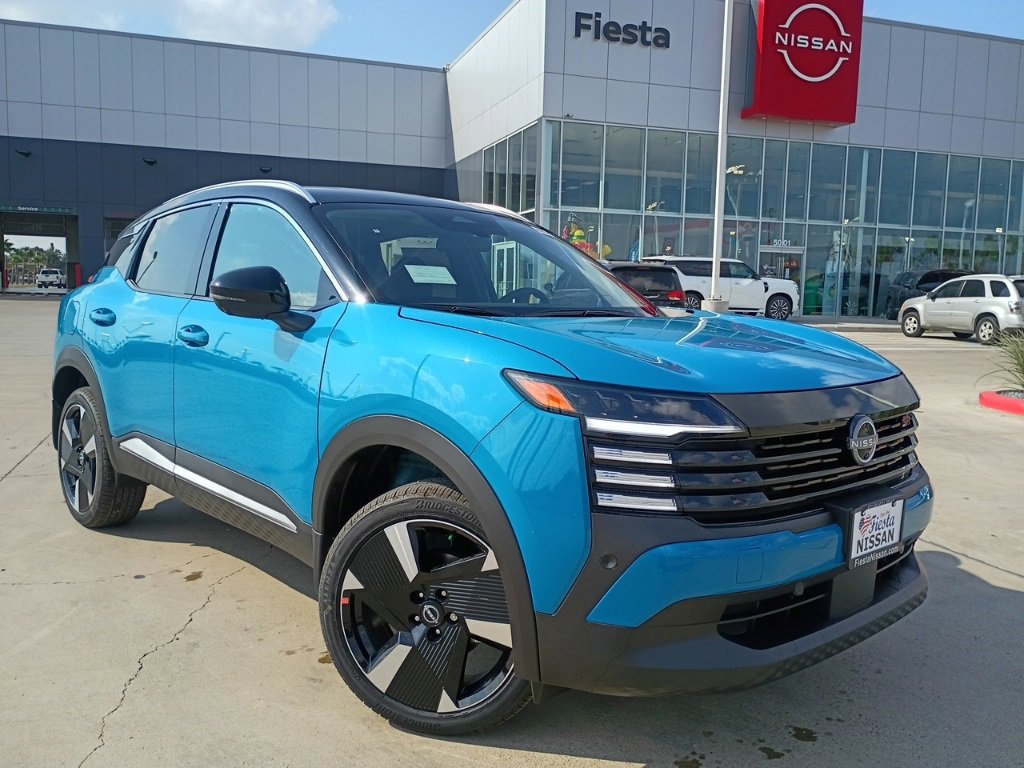 New 2026 Nissan Kicks SR image 1