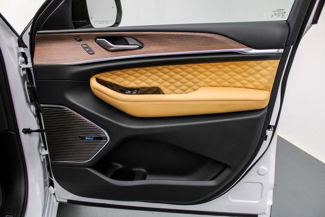 Used 2022 Jeep Grand Cherokee Summit w/ Advanced Protech Group IV image 32