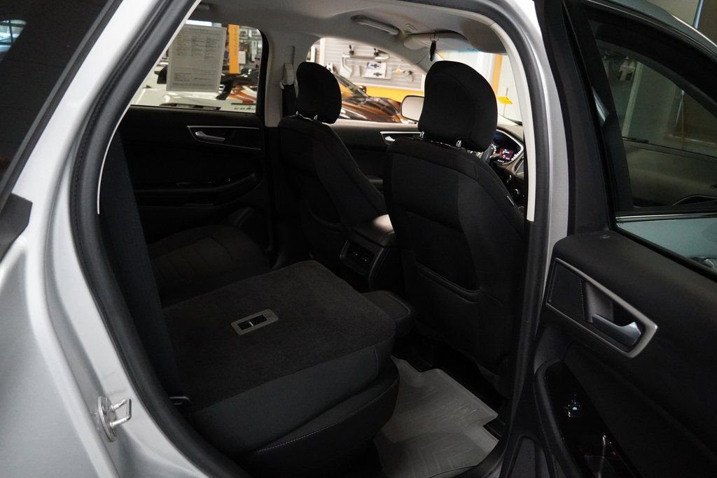 Used 2019 Ford Edge SEL image 24