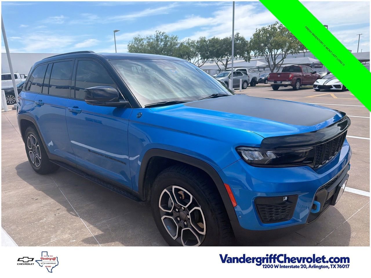 Used 2022 Jeep Grand Cherokee Trailhawk w/ Advanced Protech Group II AWD/4WD image 3