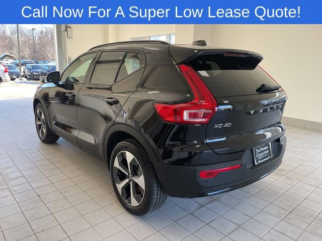 Used 2026 Volvo XC40 B5 Core w/ Climate Package image 2