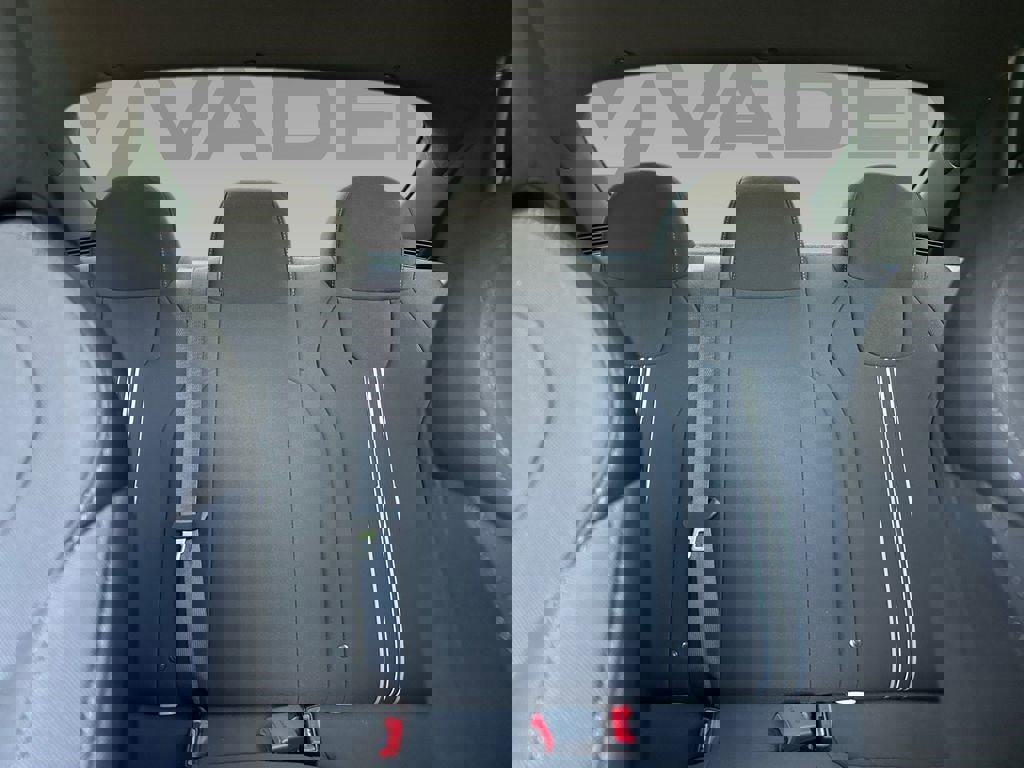 New 2025 Hyundai Elantra SEL image 2