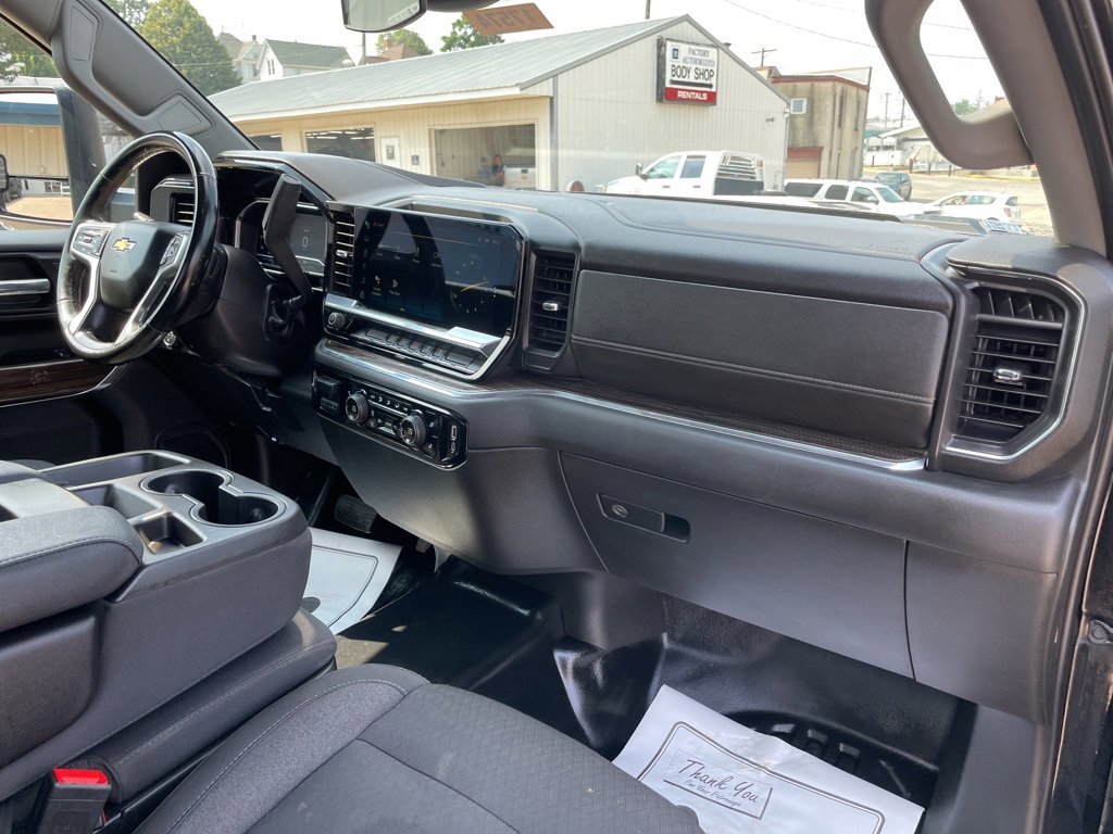 Used 2024 Chevrolet Silverado 2500 LT w/ Convenience Package image 19