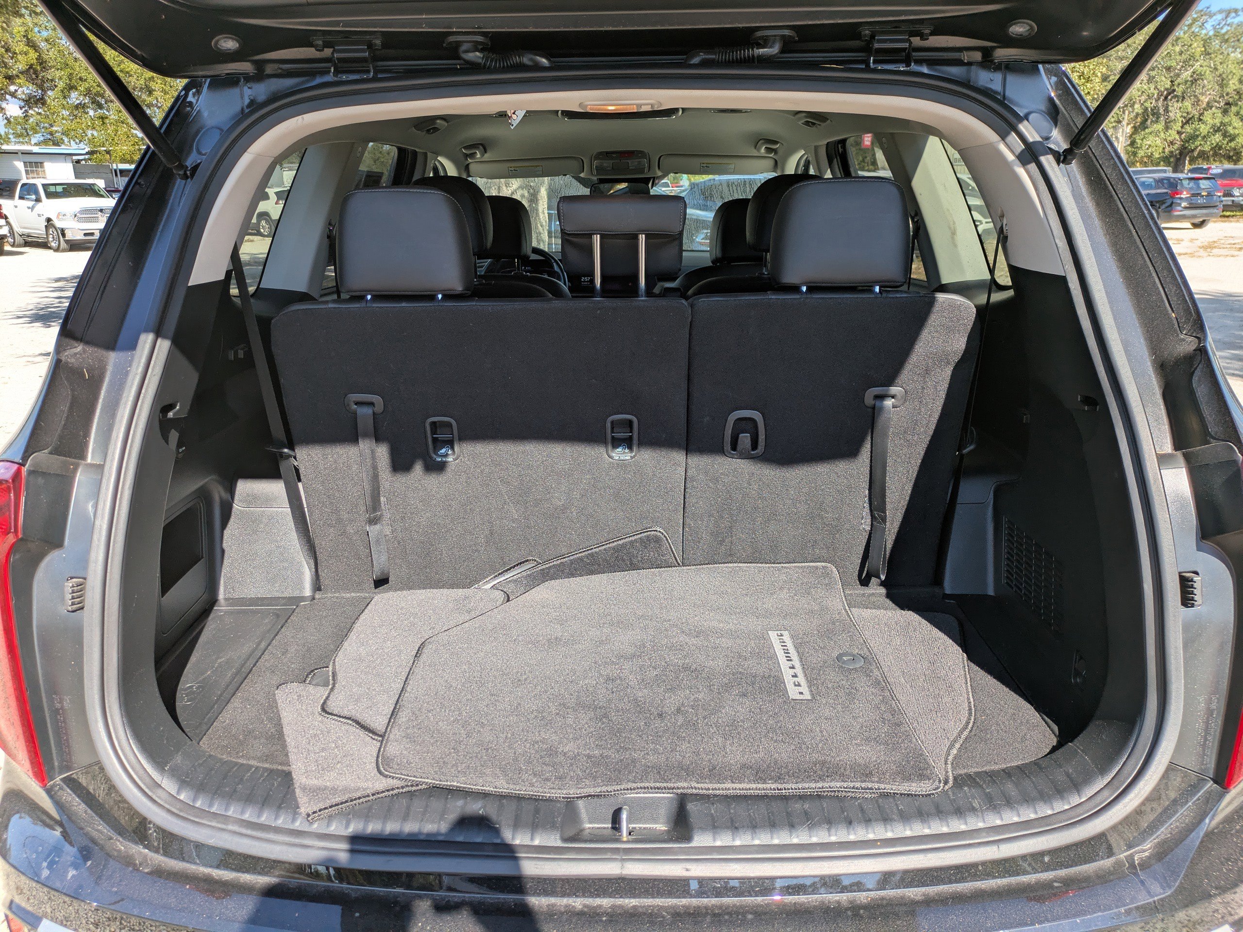 Used 2023 Kia Telluride S image 13