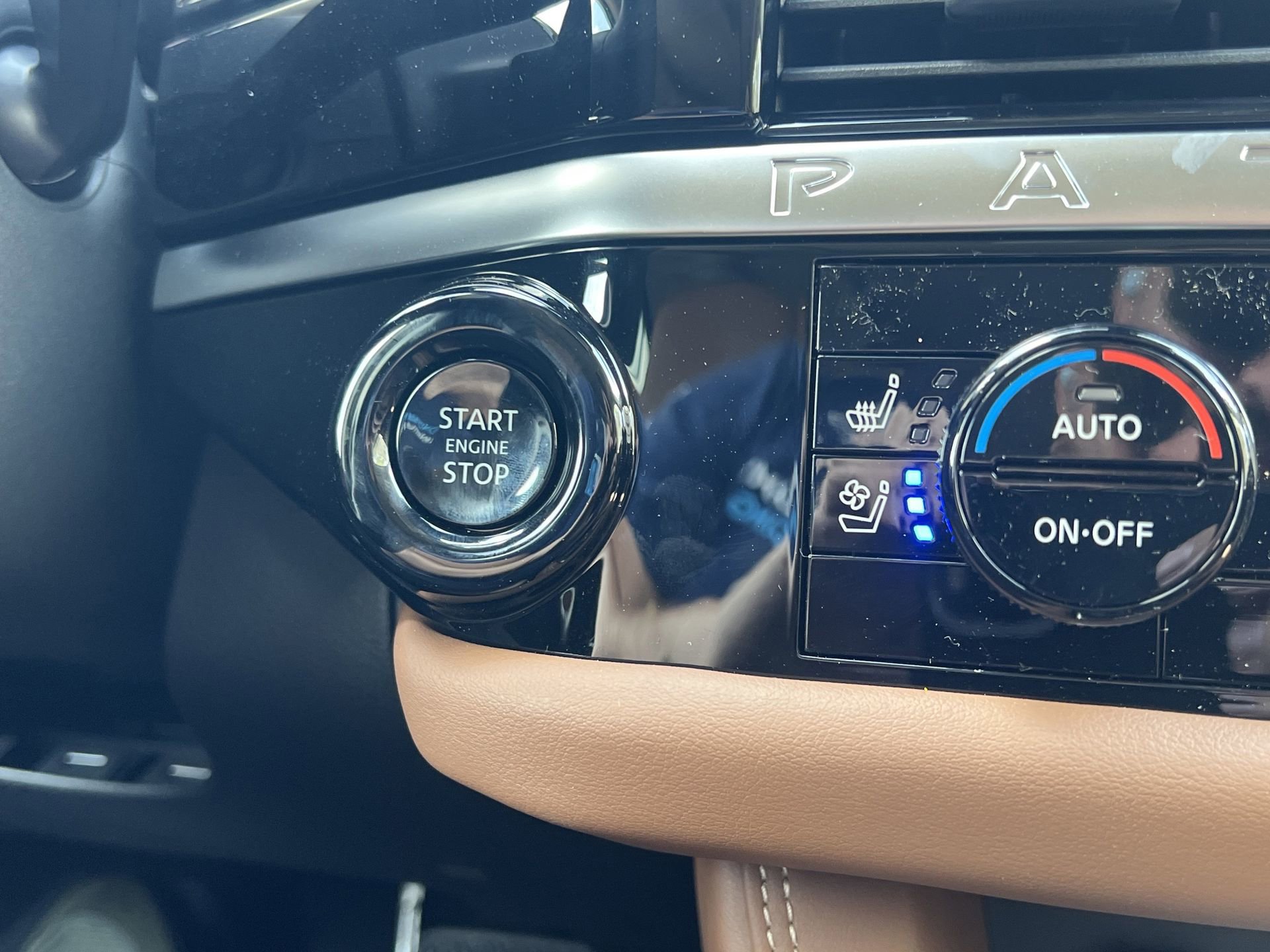 New 2026 Nissan Pathfinder Platinum image 4