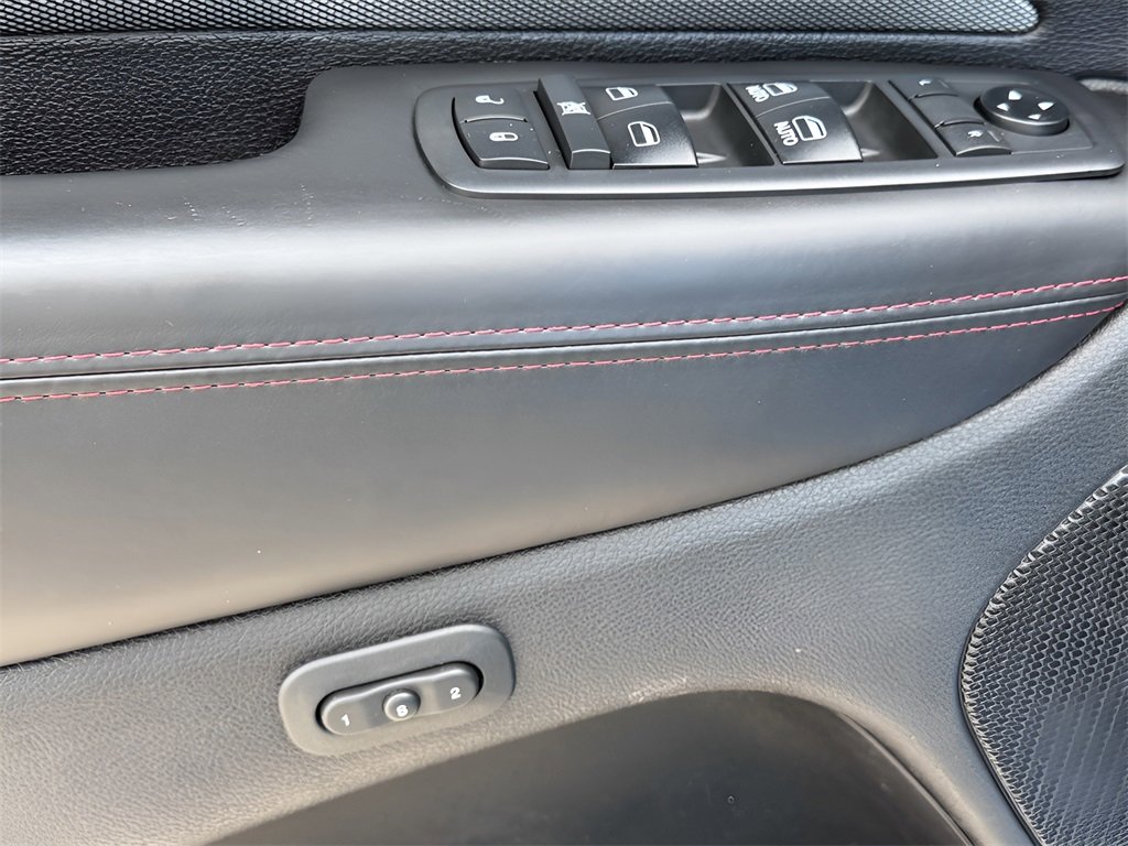 Used 2018 Dodge Durango R/T w/ Technology Group image 28