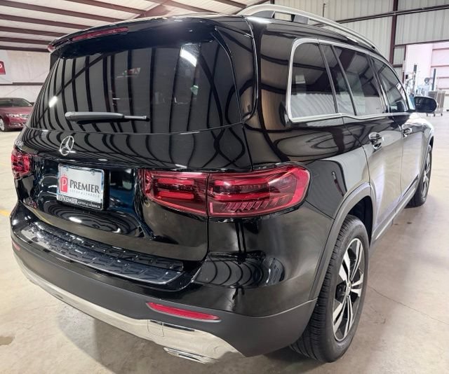 Used 2025 Mercedes-Benz GLB 250 image 3