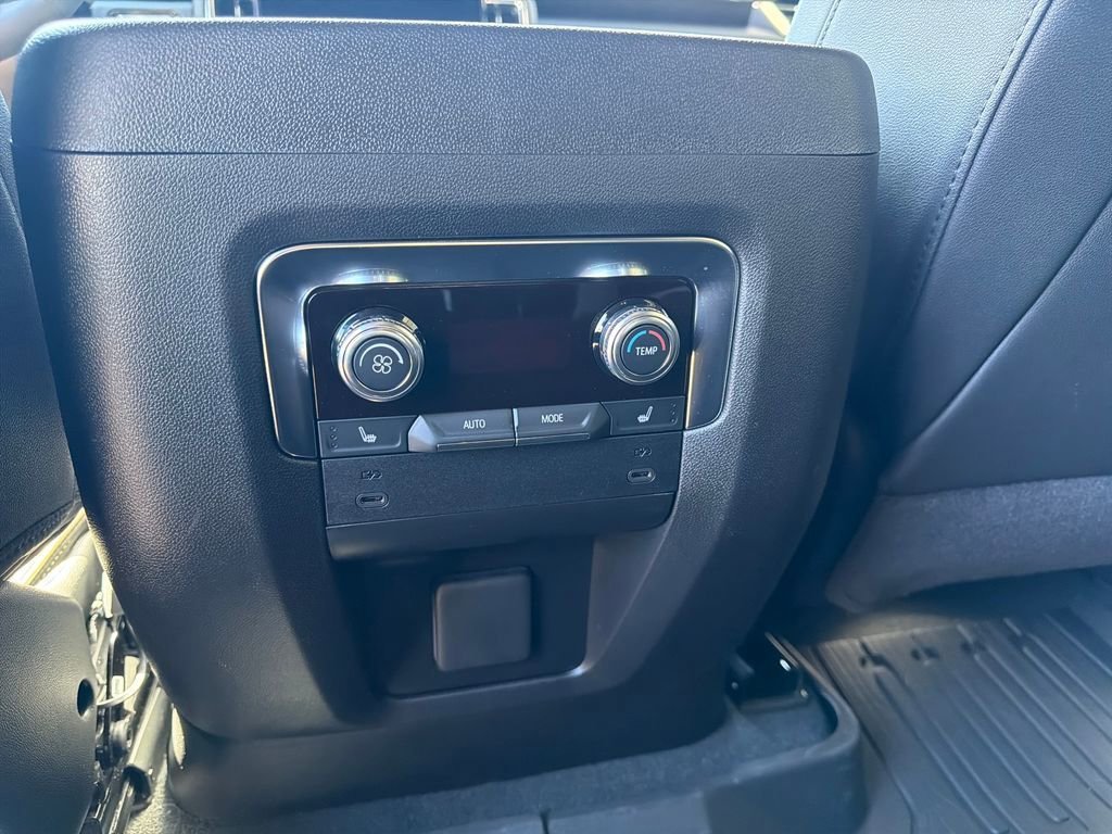 New 2026 GMC Yukon Elevation AWD/4WD image 12