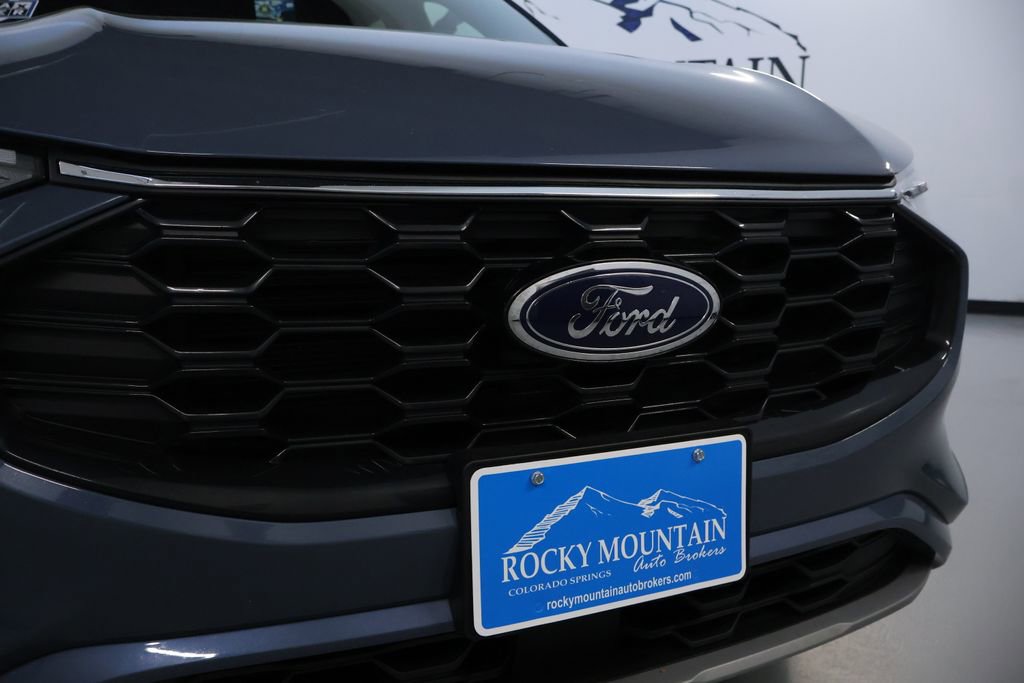 Used 2023 Ford Escape ST-Line w/ Tech Pack #1 image 9