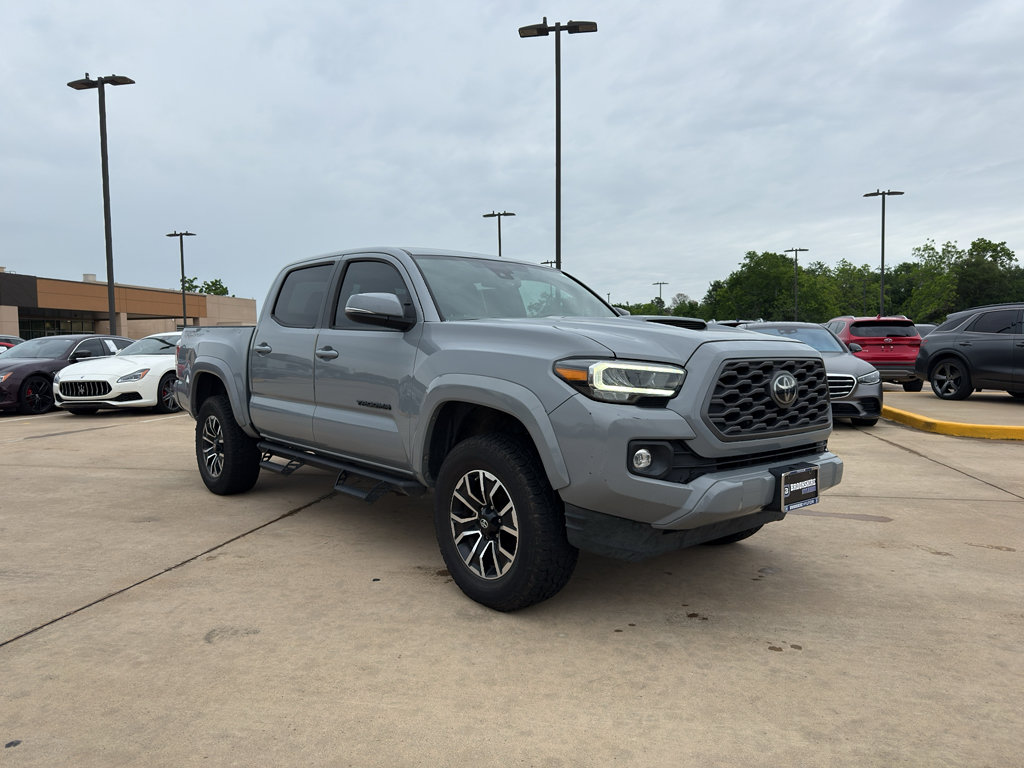 Used 2021 Toyota Tacoma TRD Sport w/ Technology Package RWD image 3